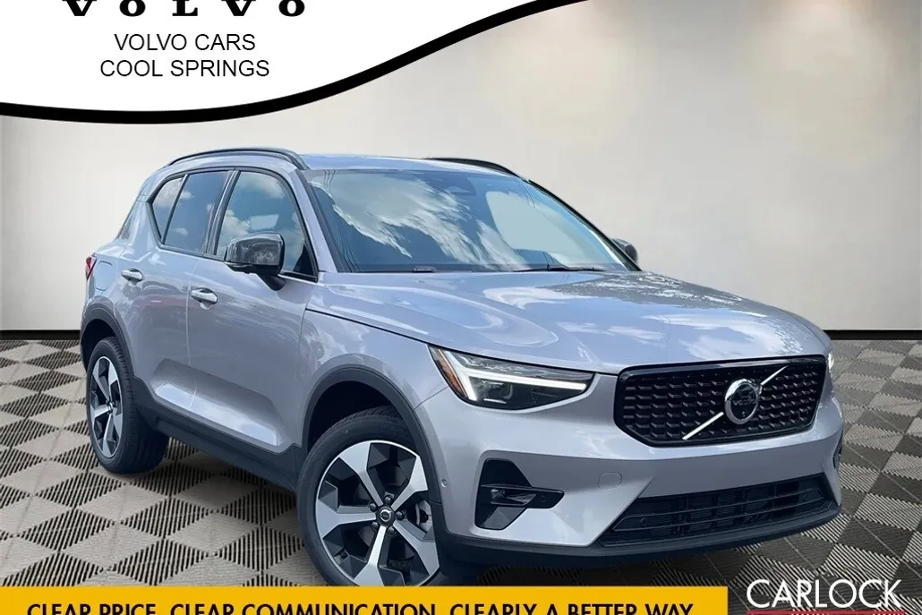 2026 Volvo XC40 Plus photo 1