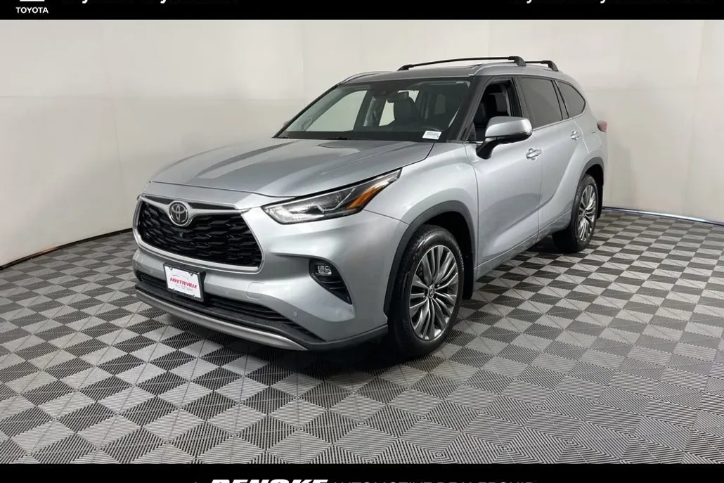2021 Toyota Highlander Platinum photo 1