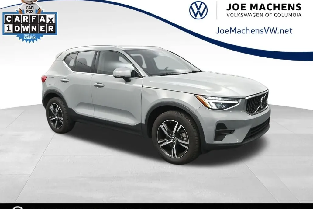 2024 Volvo XC40 Core photo 1