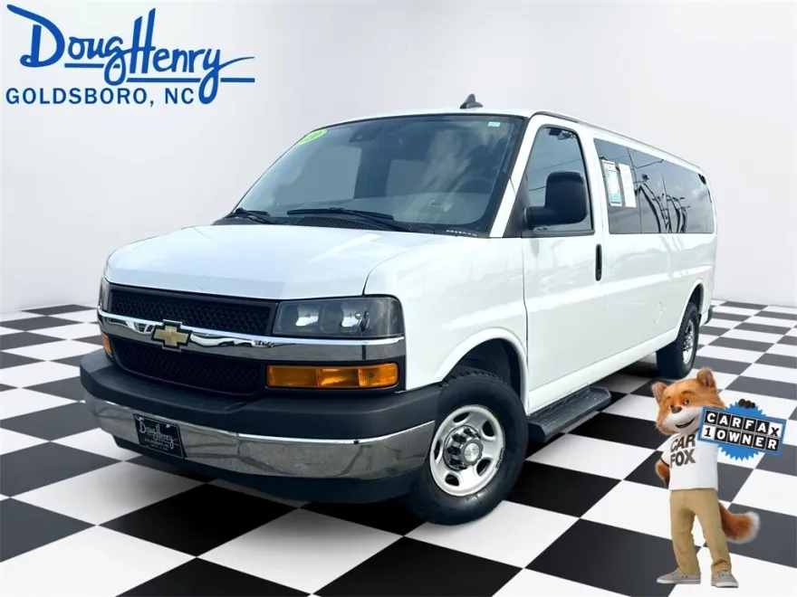 2020 Chevrolet Express Passenger 3500 photo 1