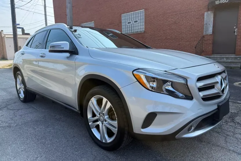 2017 Mercedes Benz GLA 250 4MATIC photo 1