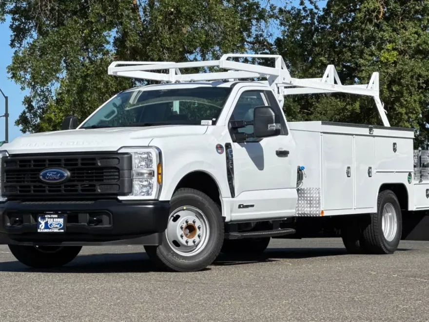 2025 Ford F-350 XL photo 1