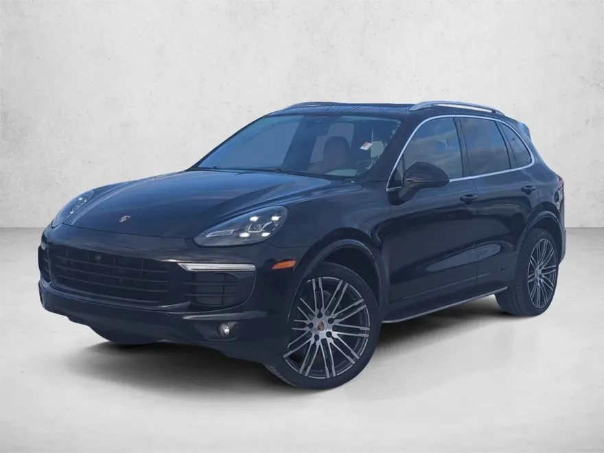 2016 Porsche Cayenne photo 1