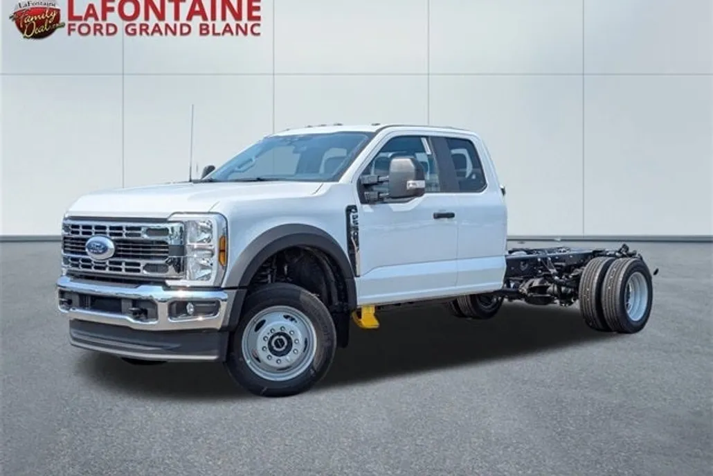 2025 Ford F-550 photo 1
