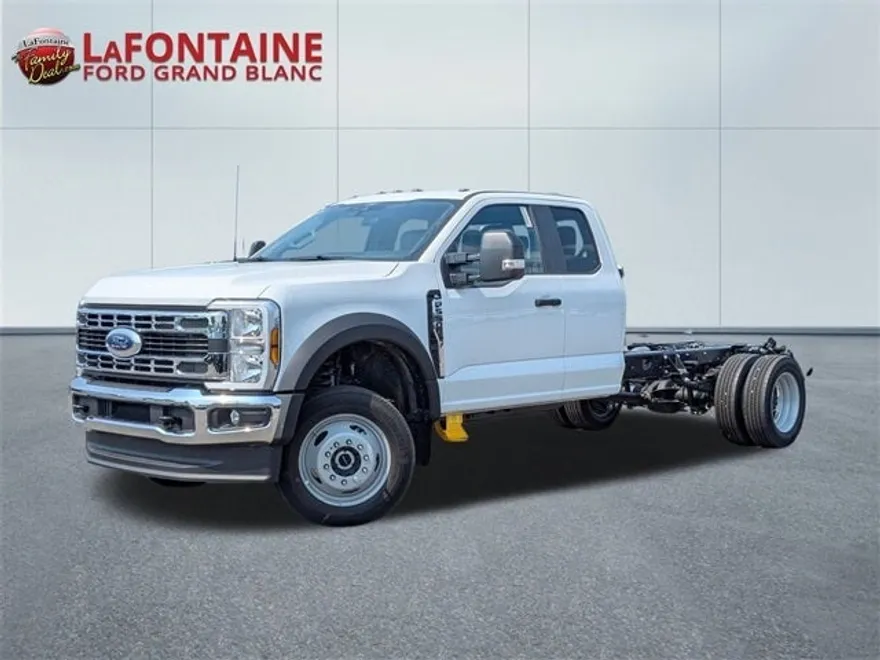 2025 Ford F-550 photo 1