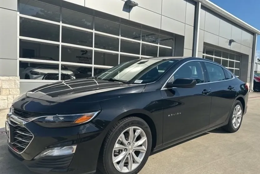2024 Chevrolet Malibu 1LT photo 1