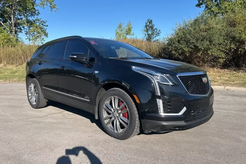 2023 Cadillac XT5 Sport photo 1