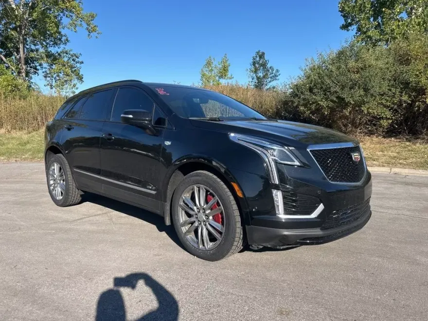 2023 Cadillac XT5 Sport photo 1