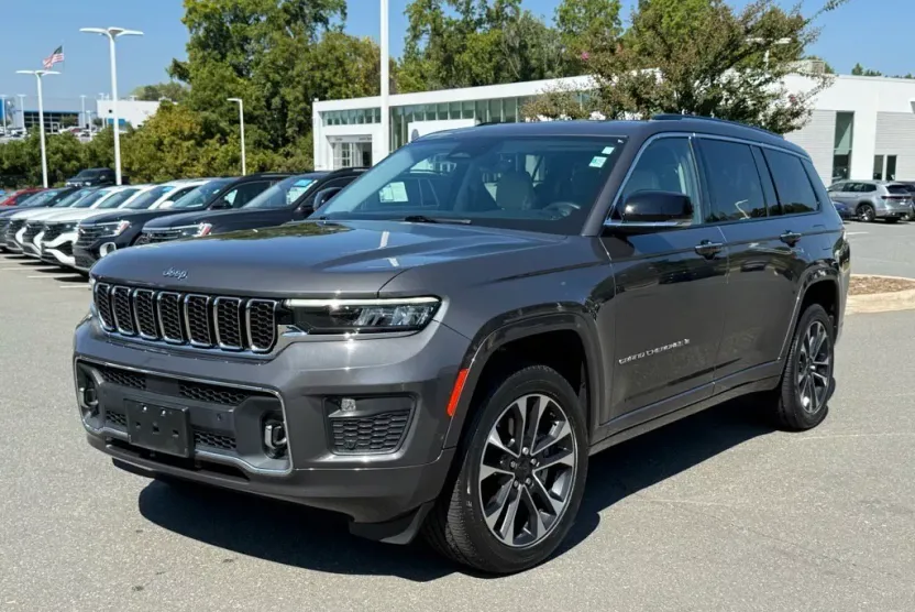 2021 Jeep Grand Cherokee Overland photo 1