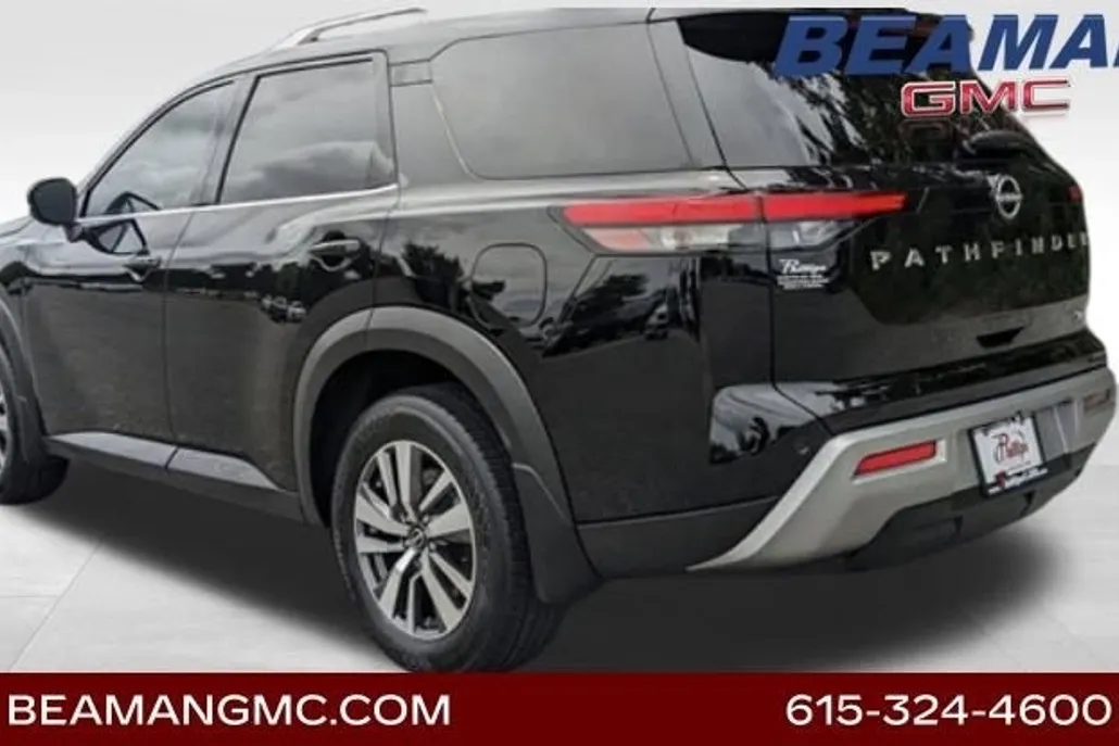 2023 Nissan Pathfinder SL photo 1