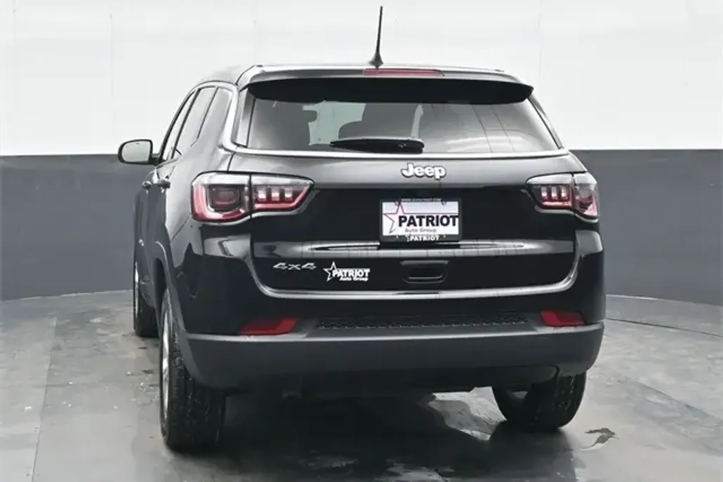 2025 Jeep Compass Sport photo 1