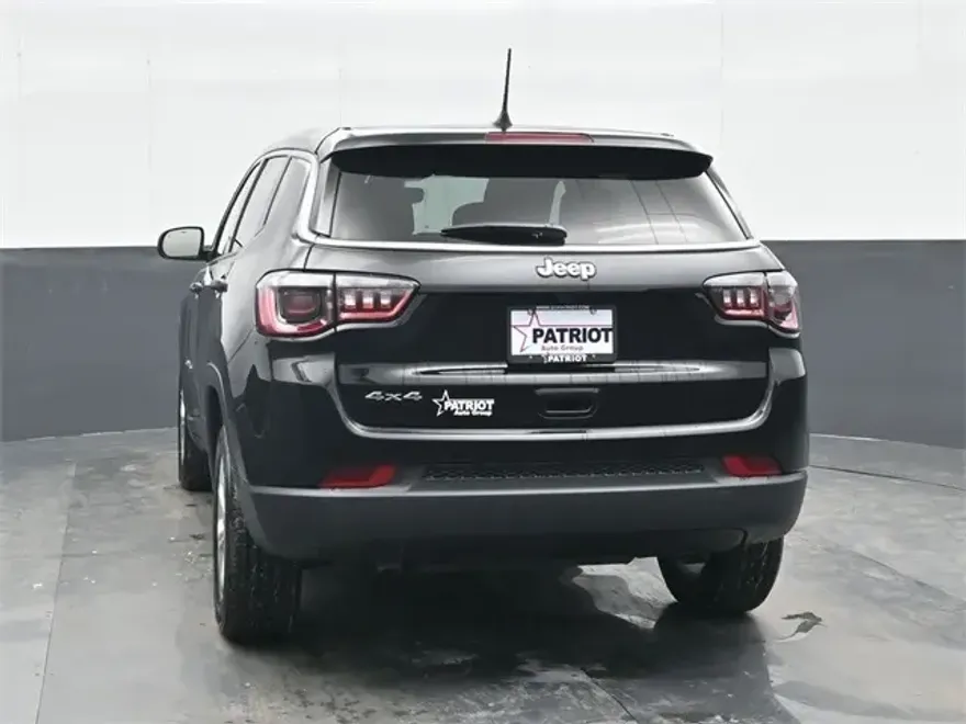 2025 Jeep Compass Sport photo 1
