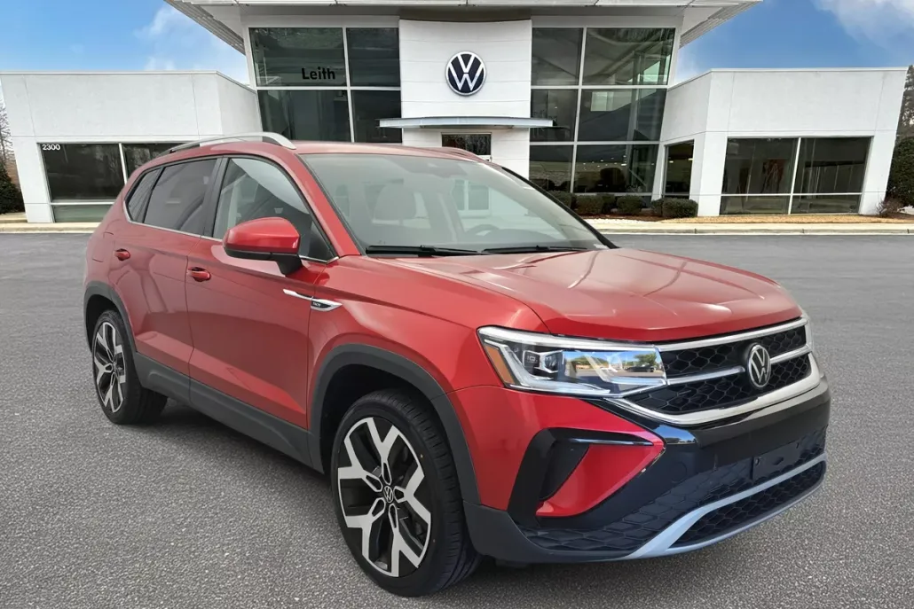 2023 Volkswagen Taos SEL photo 1