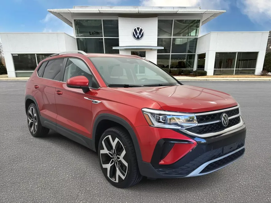 2023 Volkswagen Taos SEL photo 1