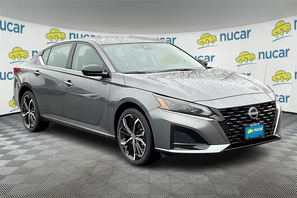 2025 Nissan Altima 2.5 SR photo 1