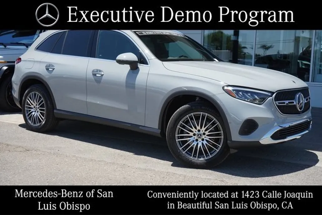 2025 Mercedes Benz GLC 300 4MATIC photo 1