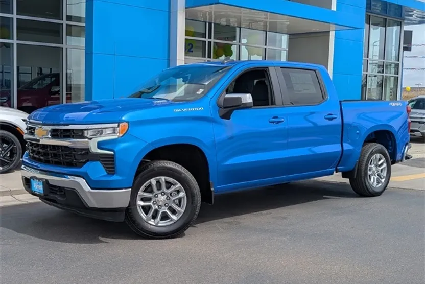 2025 Chevrolet Silverado 1500 LT photo 1