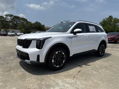 2025 Kia Sorento S photo 4