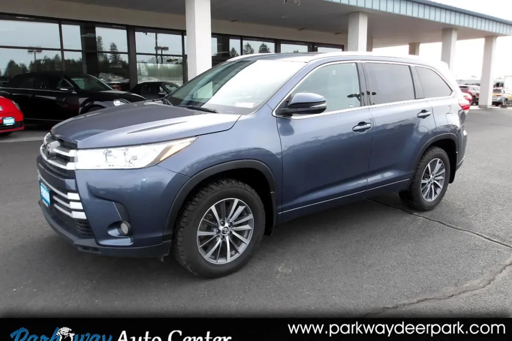 2017 Toyota Highlander XLE photo 1