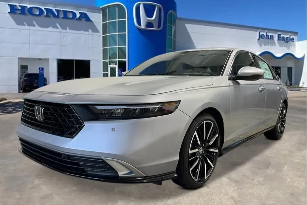 2025 Honda Accord Hybrid Touring photo 1