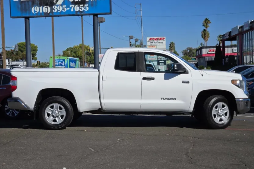 2019 Toyota Tundra SR5 Grade photo 1