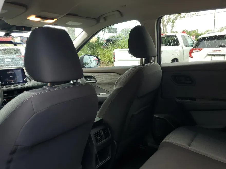 2022 Nissan Rogue S photo 1