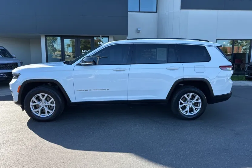 2022 Jeep Grand Cherokee Limited photo 1