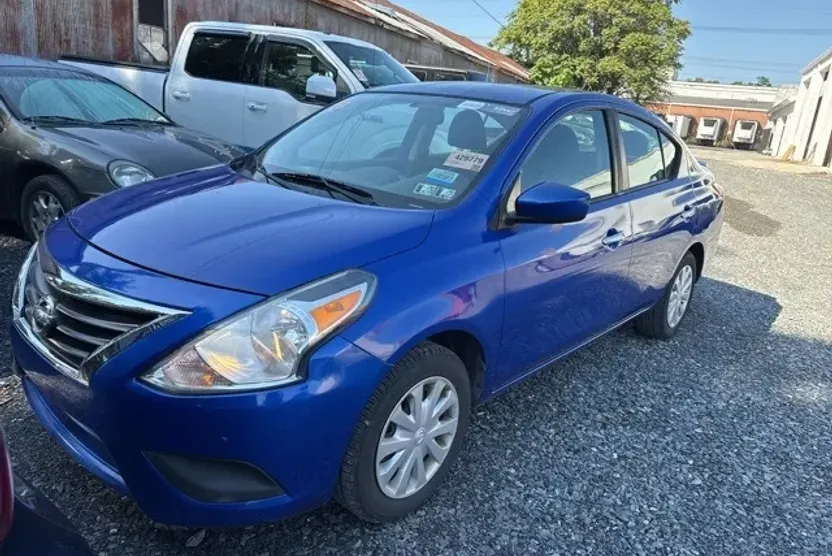 2017 Nissan Versa 1.6 SV photo 1