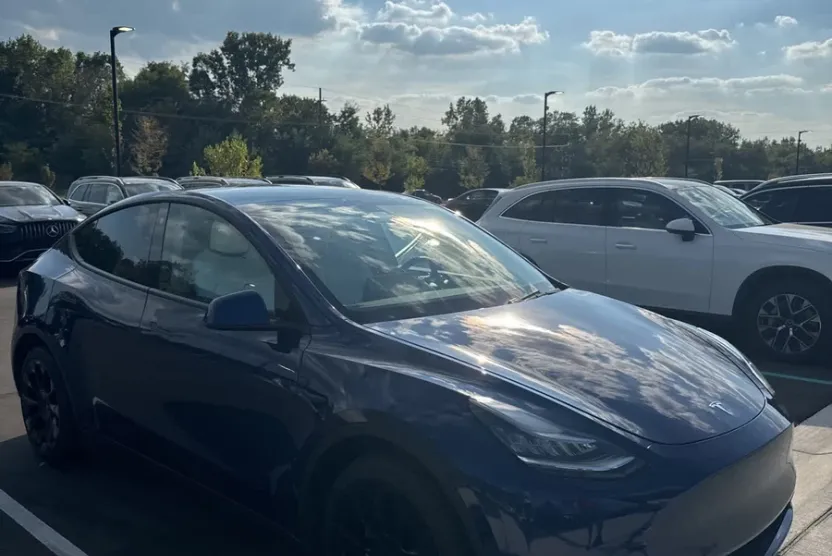 2021 Tesla Model Y Long Range photo 1
