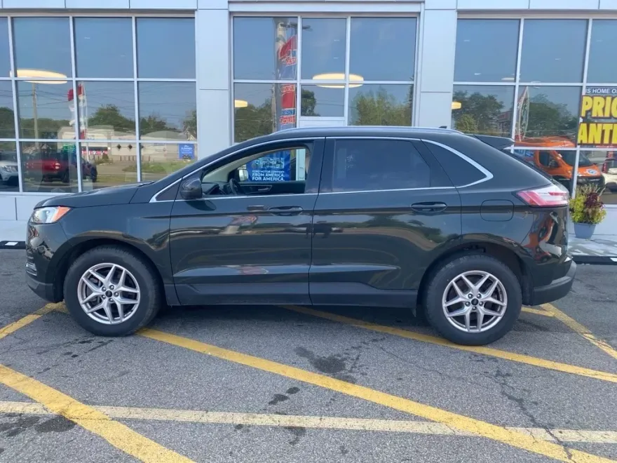 2023 Ford Edge SEL photo 1