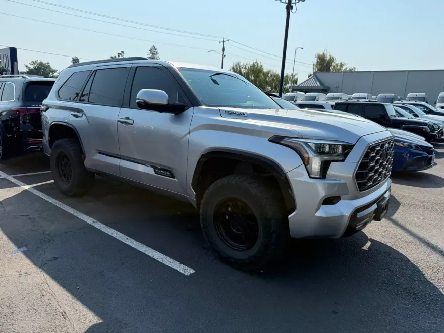 2024 Toyota Sequoia Platinum photo 1