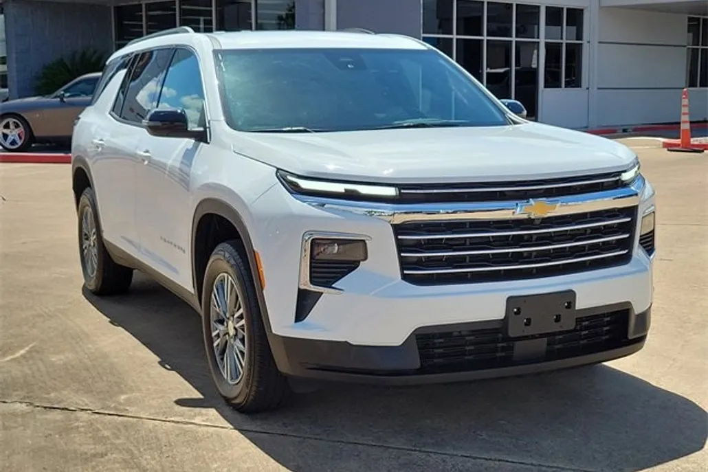 2025 Chevrolet Traverse 1LT photo 1