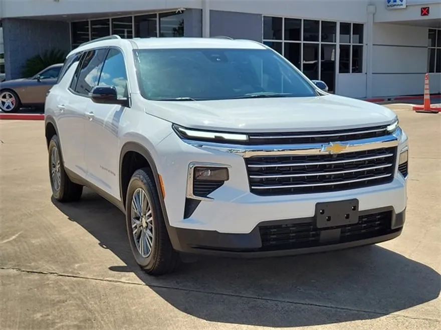 2025 Chevrolet Traverse 1LT photo 1