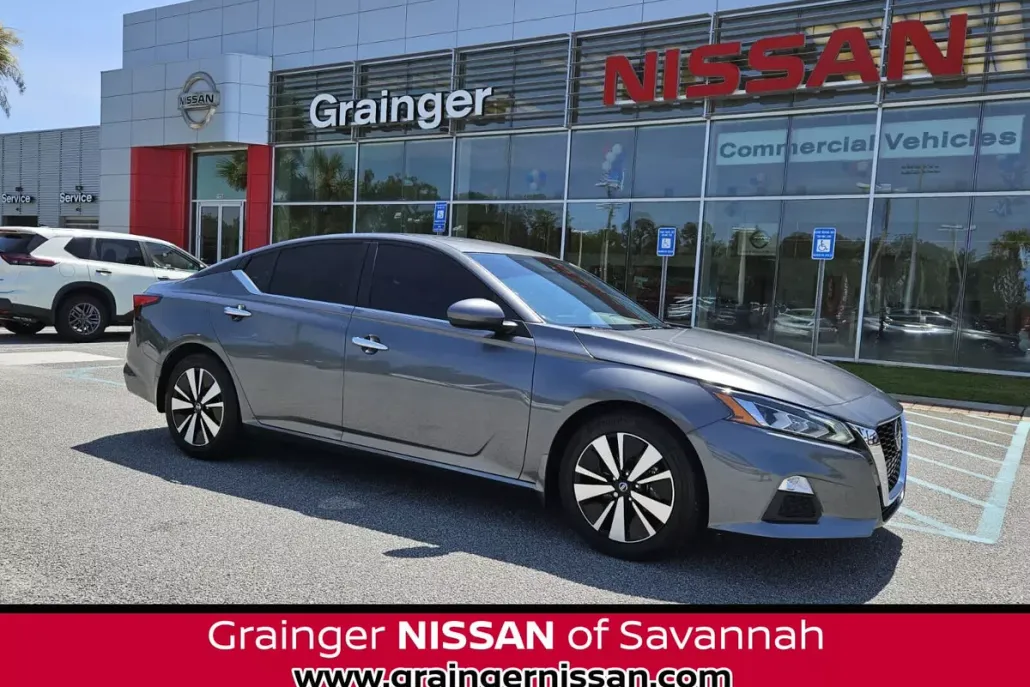 2022 Nissan Altima 2.5 SV photo 1