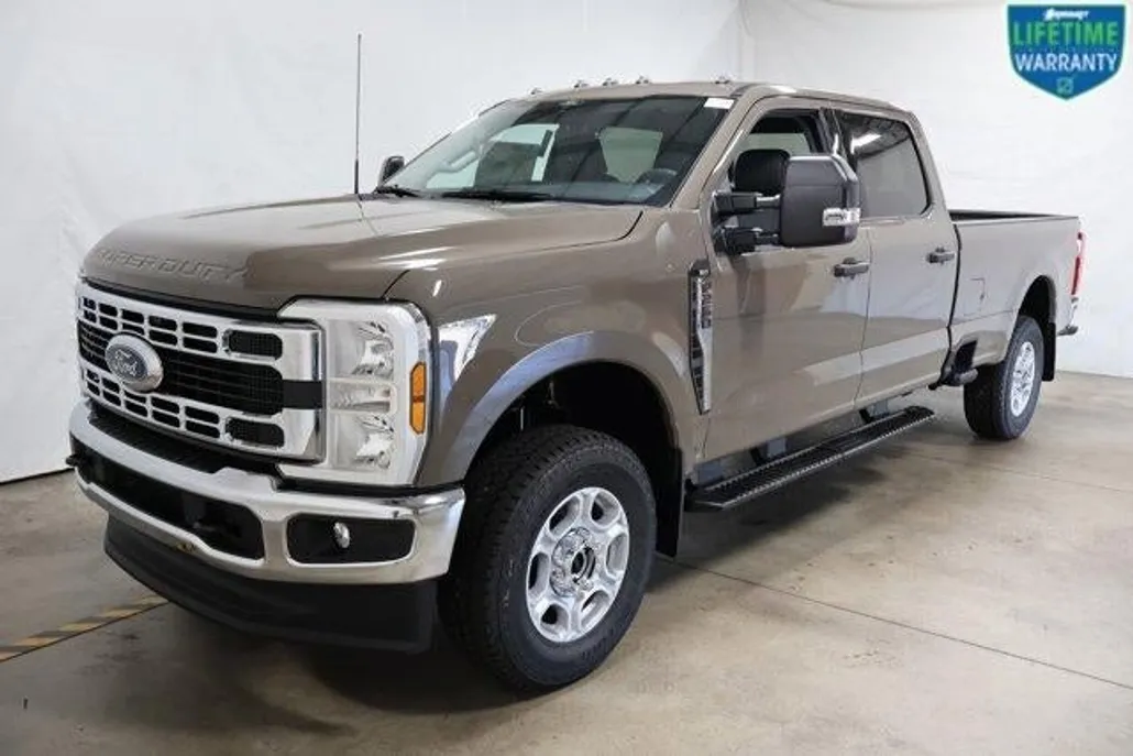 2026 Ford F-250 XLT photo 1