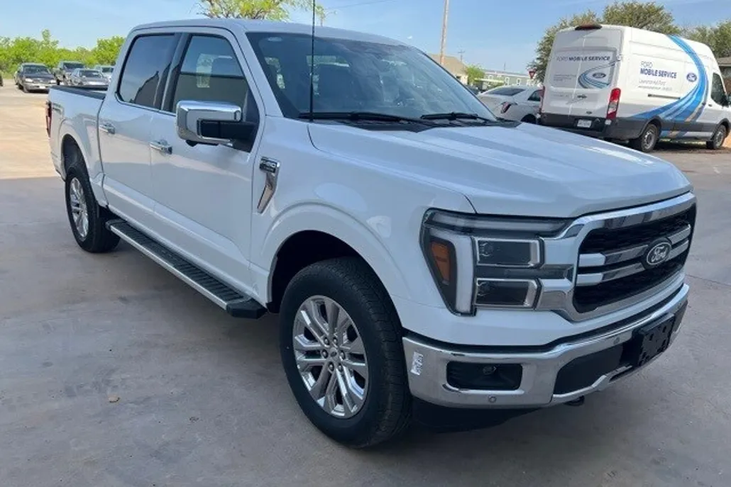 2025 Ford F-150 Lariat photo 1