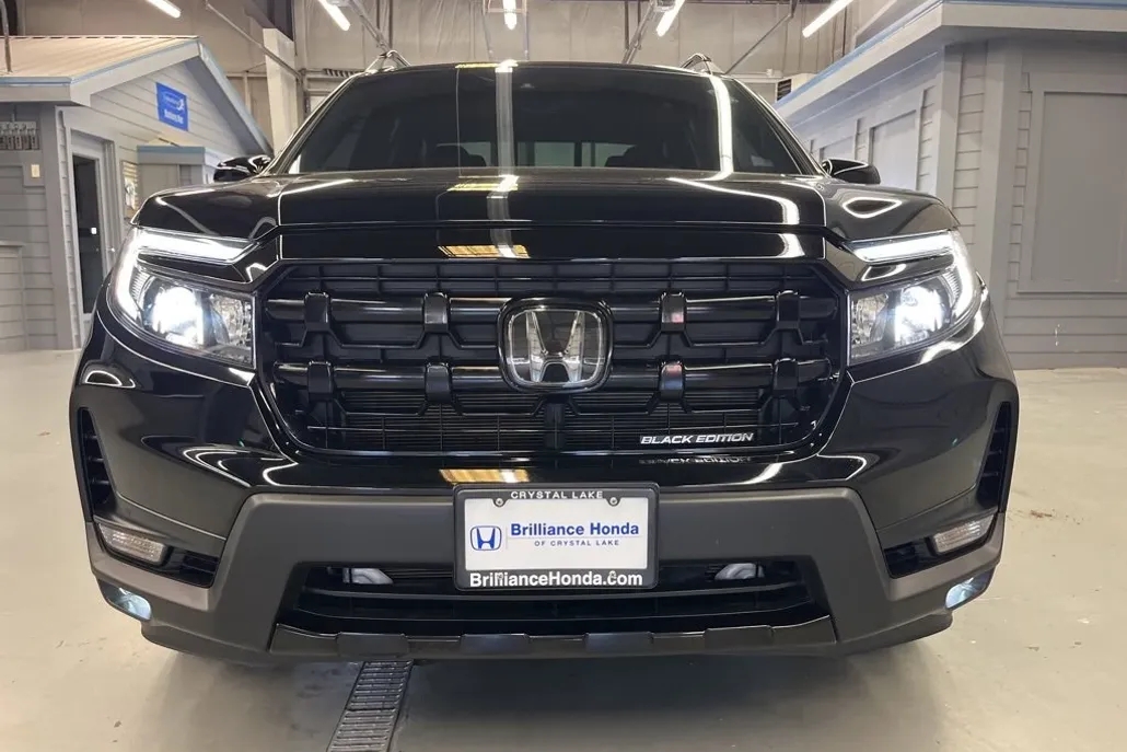 2024 Honda Ridgeline Black Edition photo 1
