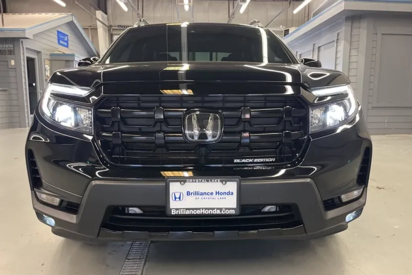 2024 Honda Ridgeline Black Edition photo 1