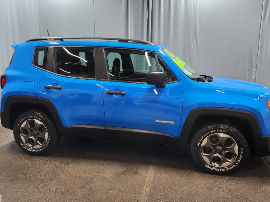 2015 Jeep Renegade Sport photo 1