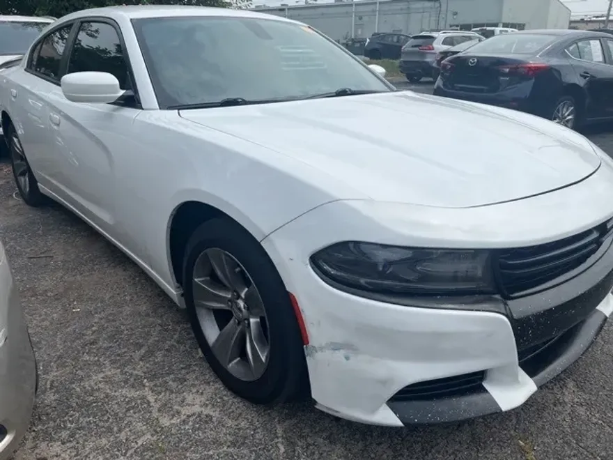 2017 Dodge Charger SXT photo 1