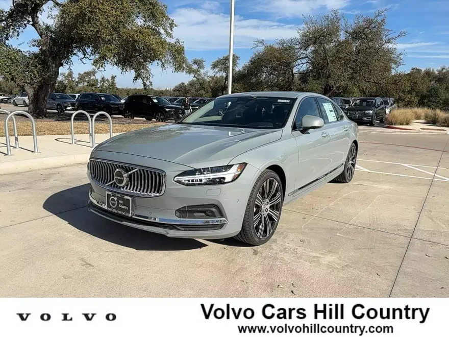 2025 Volvo S90 photo 1