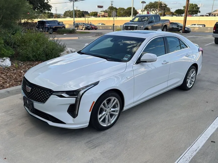 2025 Cadillac CT4 Luxury photo 1