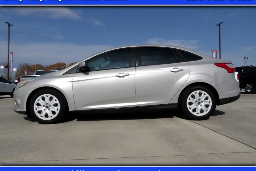 2012 Ford Focus SE photo 1