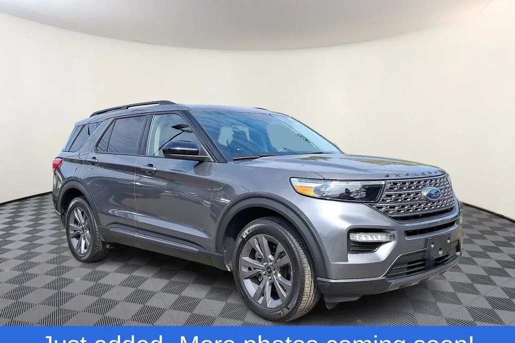 2022 Ford Explorer XLT photo 1