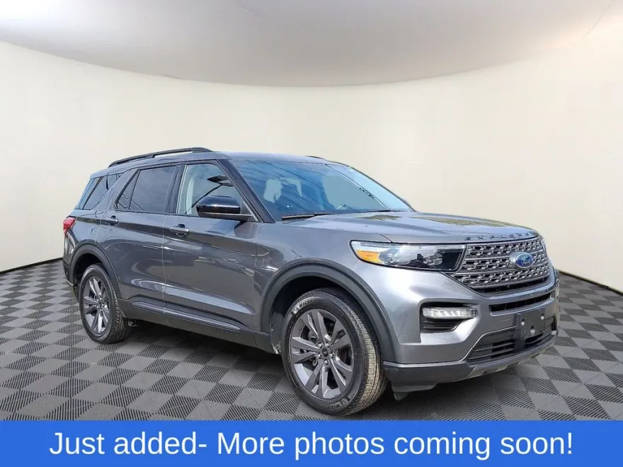2022 Ford Explorer XLT photo 1