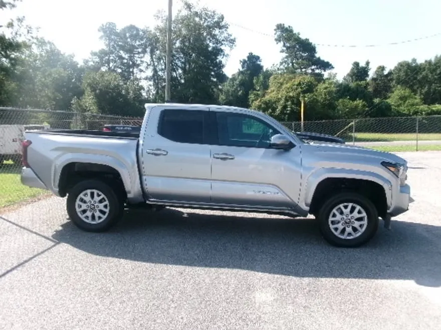 2024 Toyota Tacoma SR5 photo 1
