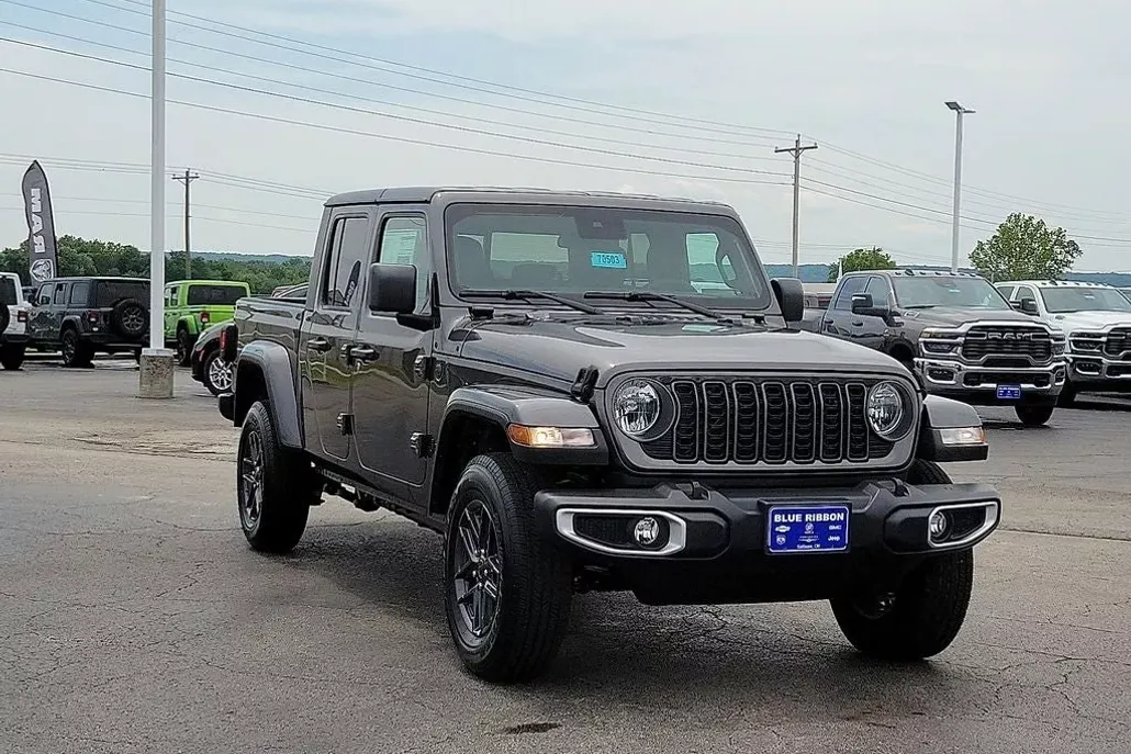2025 Jeep Gladiator Sport photo 1