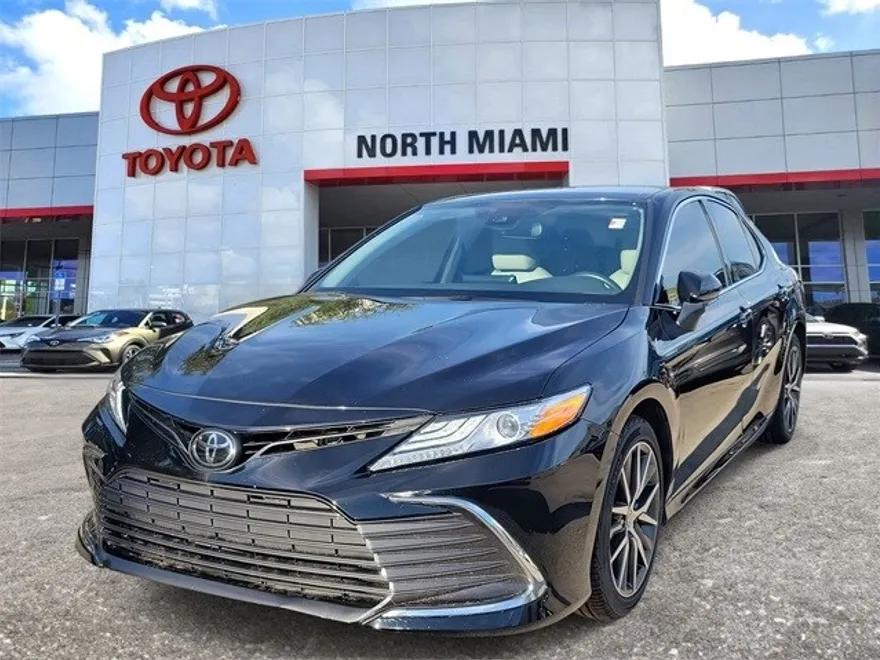 2024 Toyota Camry XLE photo 1