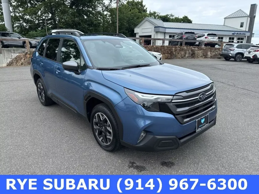 2025 Subaru Forester Premium Base photo 1
