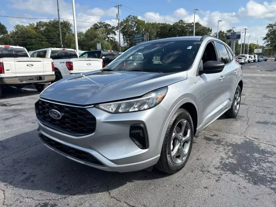 2023 Ford Escape ST-Line photo 1